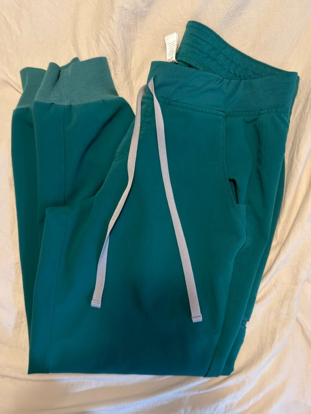 FIGS Zamora Joggers Scrub Pants